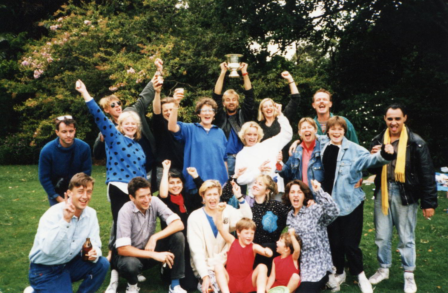 Handspan Theatre The Last Wave Moomba Award 1987 group photo of people in a park with trophy cup held aloft