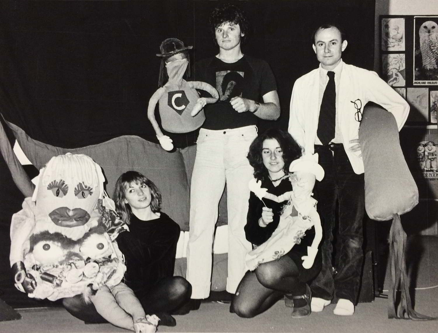 Handspan Theatre The Mouth Show cast holding puppets Bristle, Sugar, Crunch and the big carrot